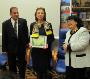 Ambasadoarea Algeriei la Bucureşti, dr.Dirar Kutaini si Cleopatra Lorintiu, seara algeriana la CCERPA moderata de Cleopatra Lorintiu dec 2015 